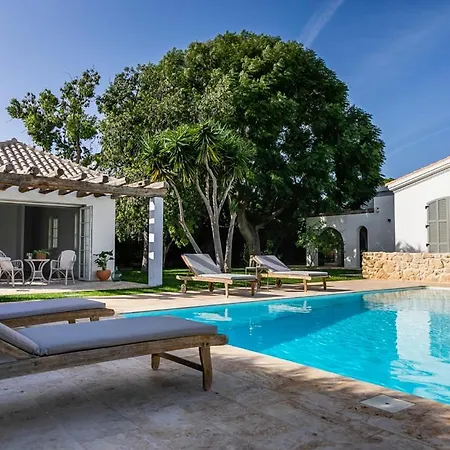 Only Families And With Private Pool Holiday home